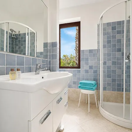 Vakantiehuis One-bedroom Sea View With Sunset Terrace 2-3 *